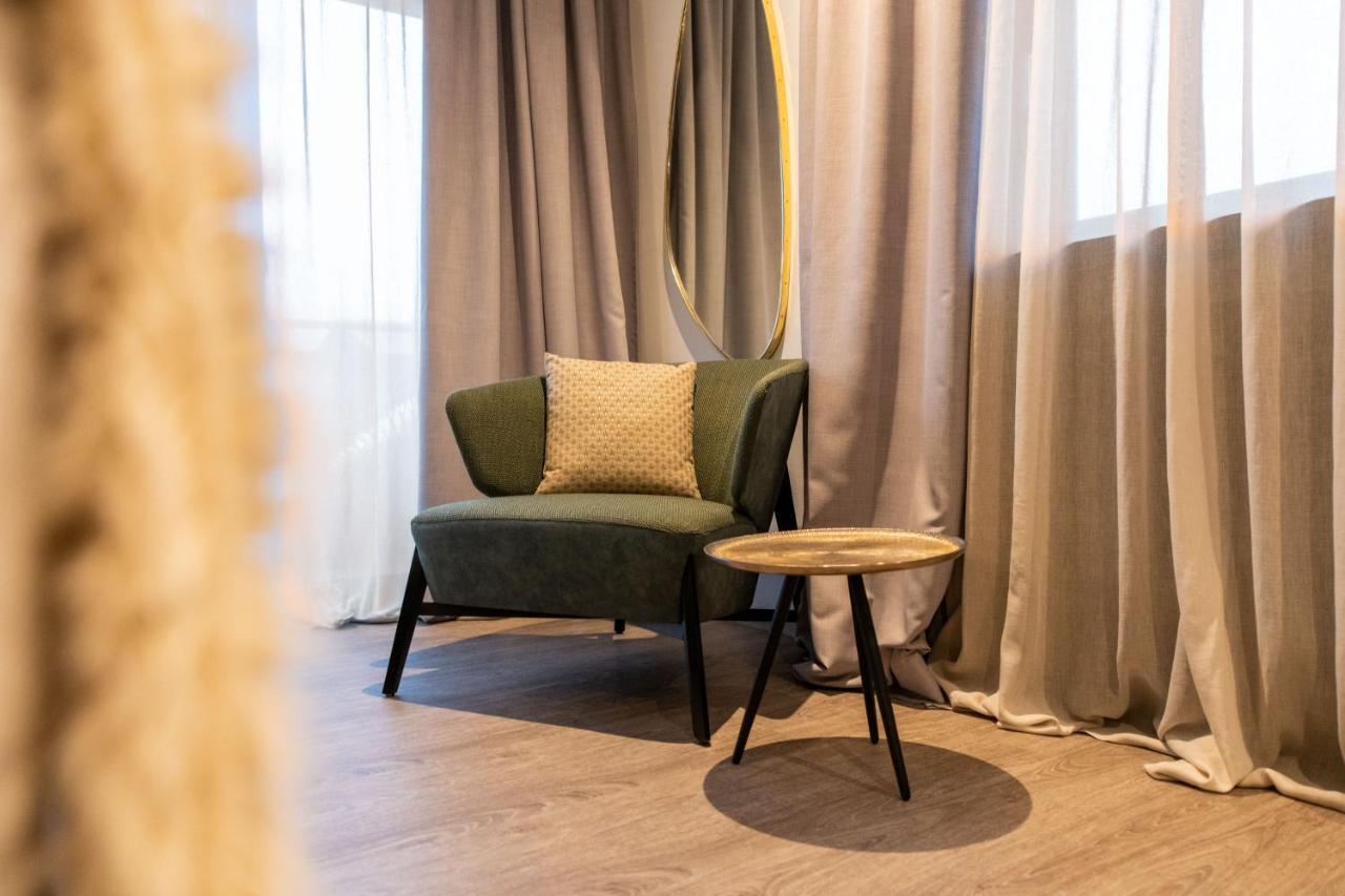 Apartment mit Balkon