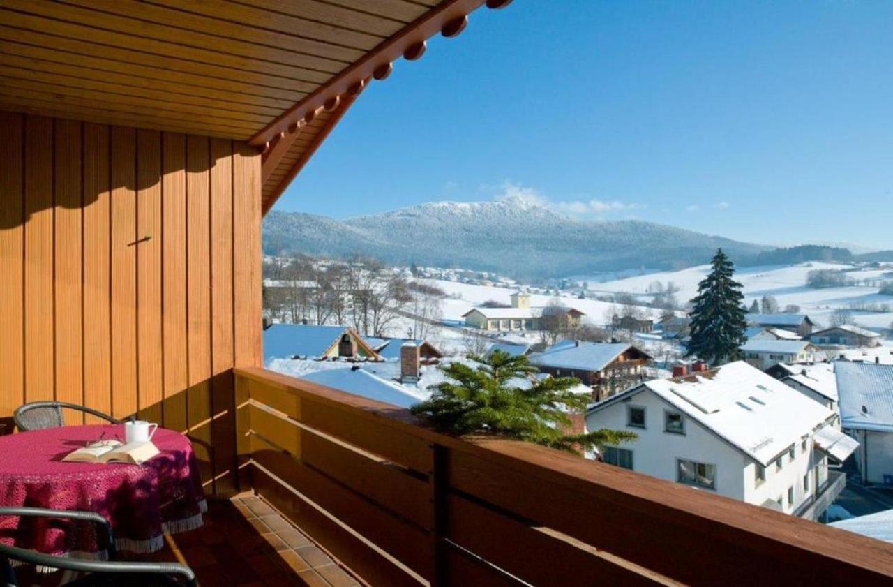 Dreibettzimmer mit Balkon (2 Erwachsene + 1 Kind)