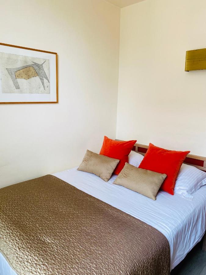 Small Double Room,1216710382:JPEG