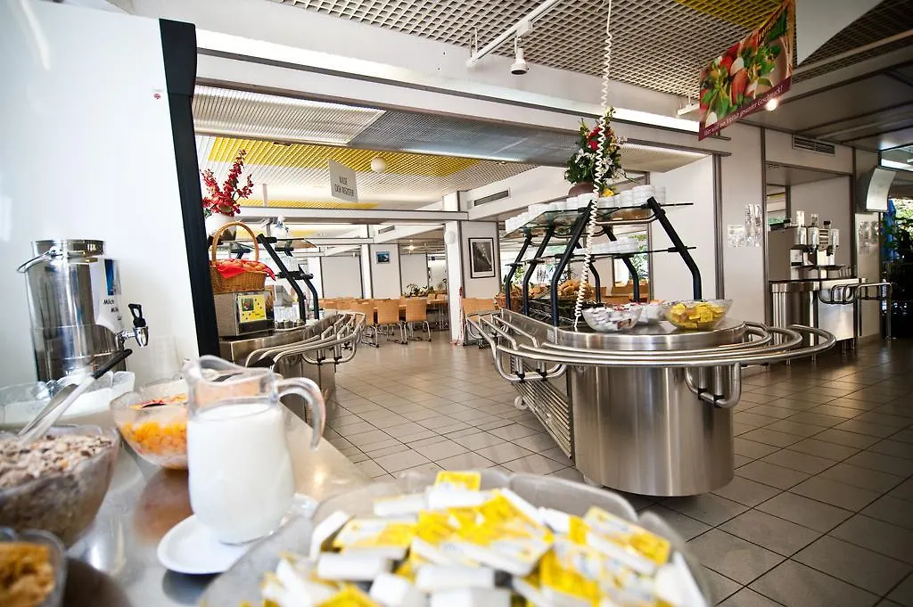 Hostel Haus International-1