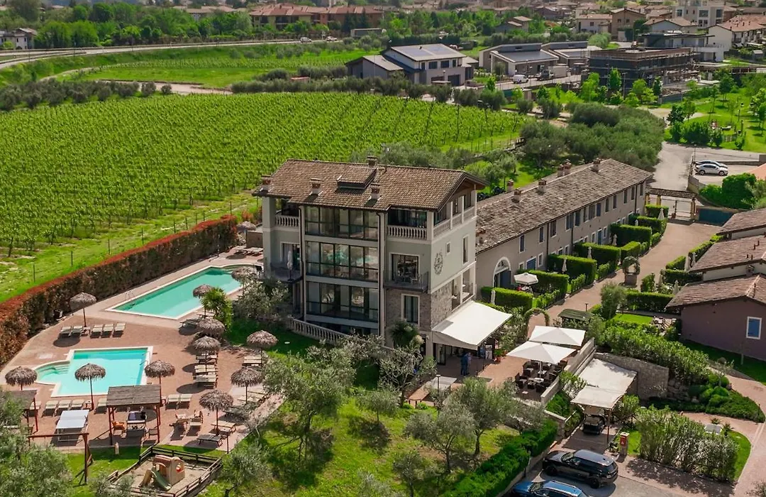 Bertoletta Village Apartments-1