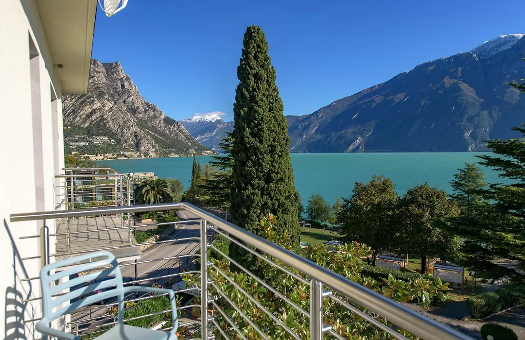Hotel Sogno Del Benaco-1