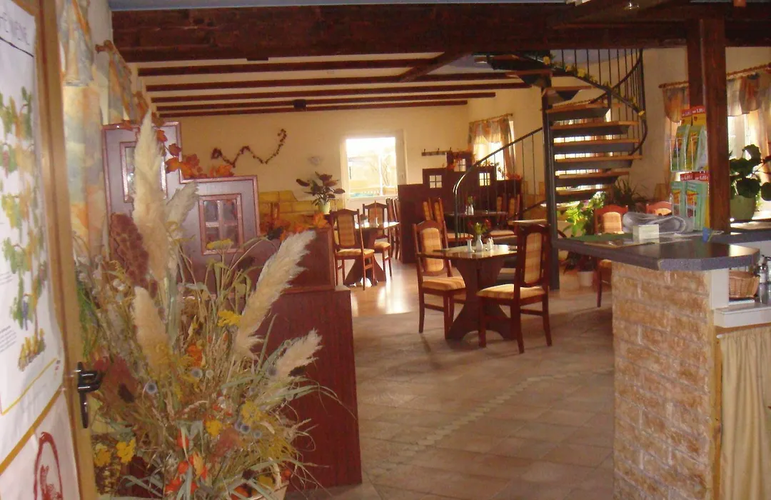 Hotel am Weinberg-1