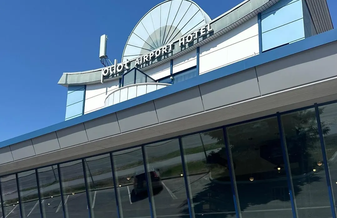 Pilot Airport Hotel-1