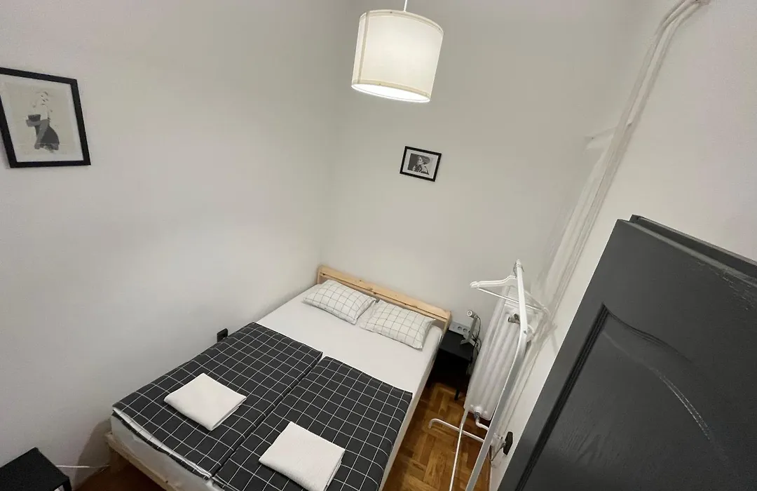 Friends Hostel & Apartments-1