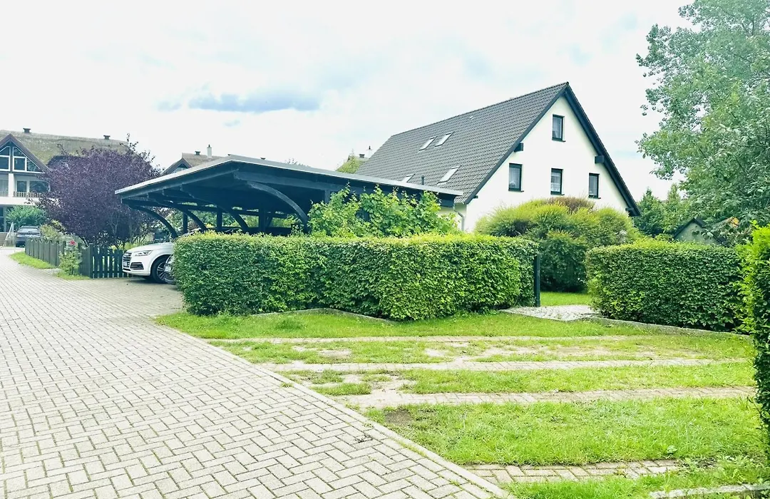 F-1112 Ferienwohnung Lobbe Haus strandnah, Terrasse-1