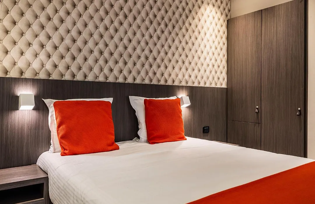Square Hotel-1