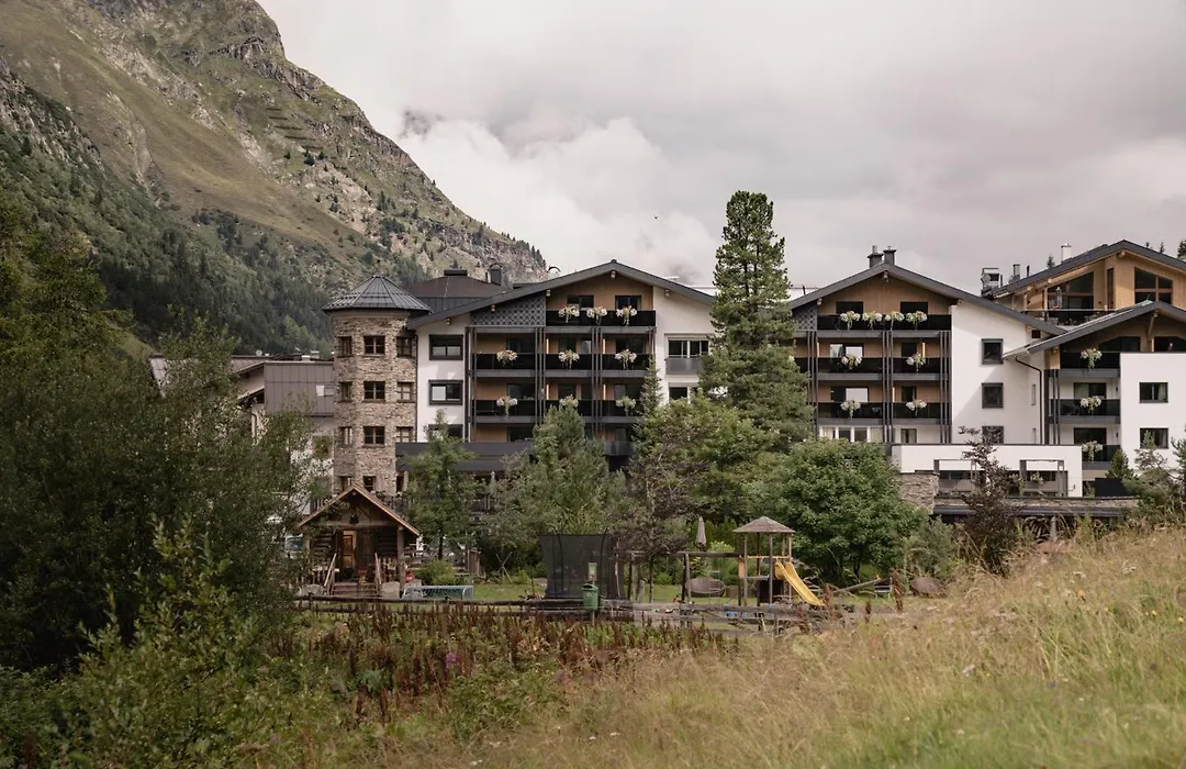 Verwöhnhotel Wildspitze-1