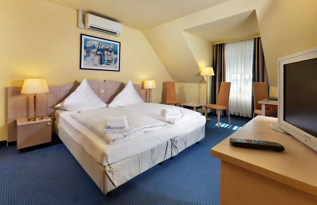 Tryp By Wyndham Luebeck Aquamarin-1