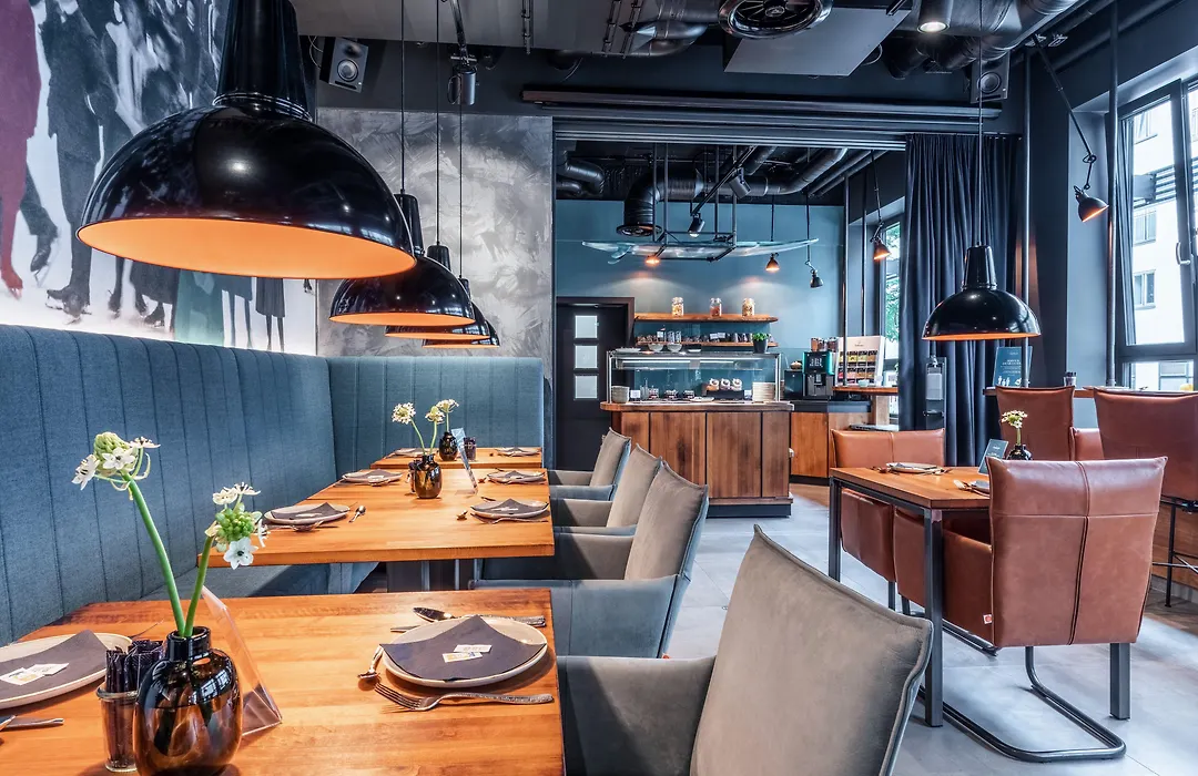 Unsoeld'S Factory Hotel-1