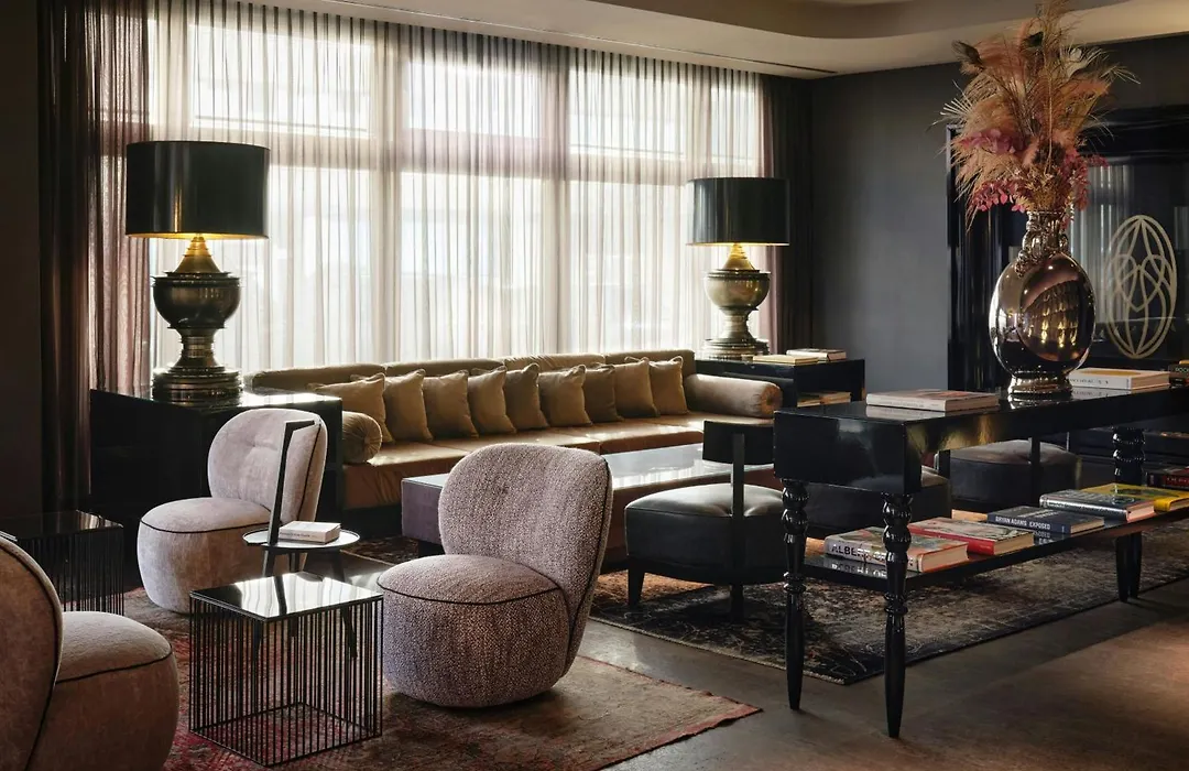 Roomers Frankfurt Central, Autograph Collection-1