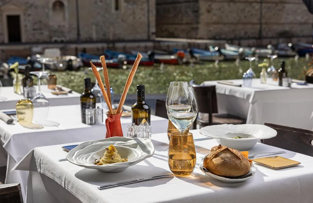 Hotel Alla Grotta-1
