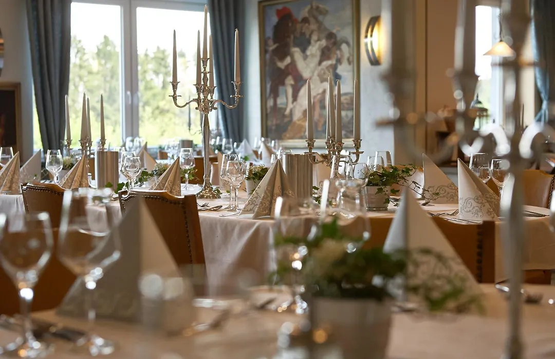 Hotel Zur Burg Sternberg-1