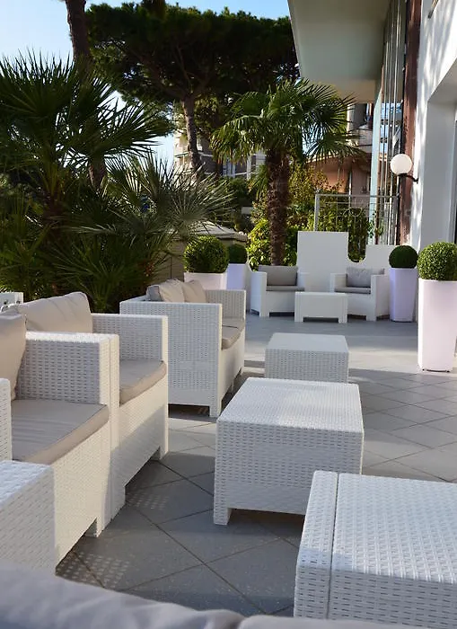 Hotel Mirage-1
