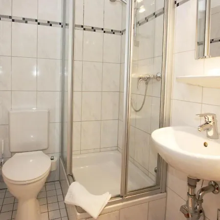 Hotel Baeren Garni-3