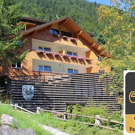 Alpen Suites Brandnertal-3