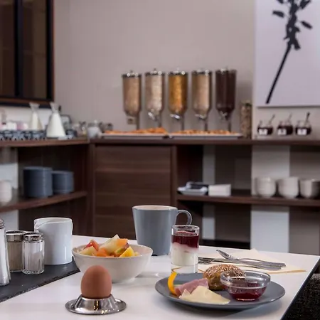 Tryp By Wyndham Koeln City Centre-3