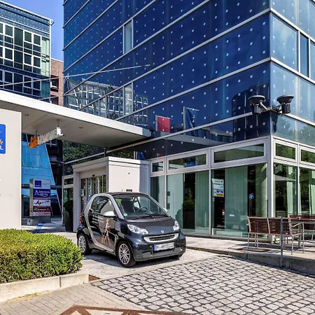 Novotel Suites Hamburg City-2
