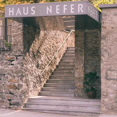 Nefer, Haus-2