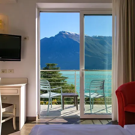 Hotel Sogno Del Benaco-2