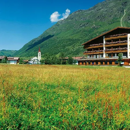 Alpenhotel Tirol-3
