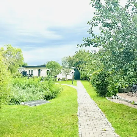F-1112 Ferienwohnung Lobbe Haus strandnah, Terrasse-2
