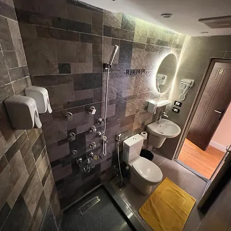 Space Room-2