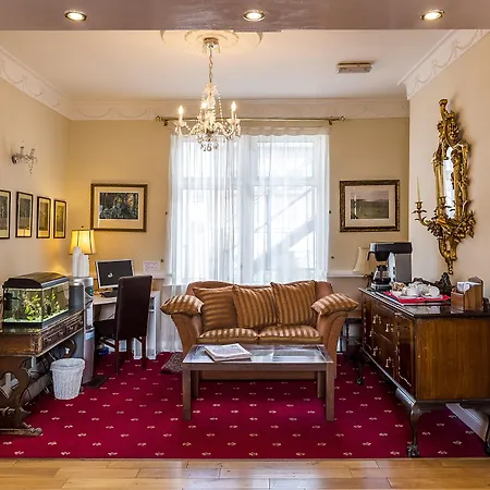 Uppercross House Hotel-2