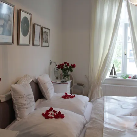 Hotel Lili Marleen-3