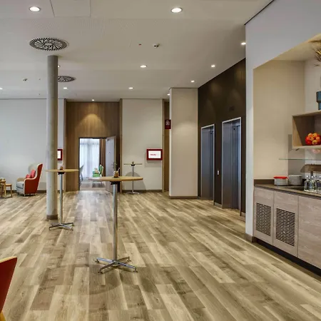 IntercityHotel Wiesbaden-3