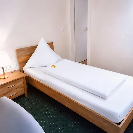 Hotel Bad Dürkheim-3