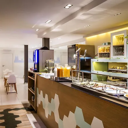 Ibis Styles Barcelona Centre-3