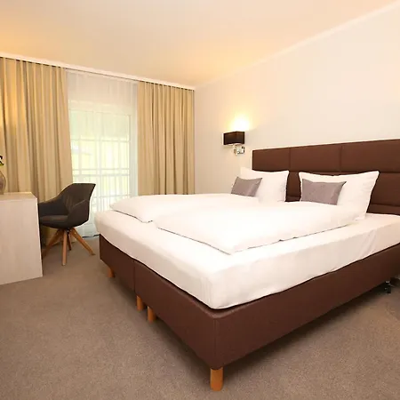 Landhotel Potsdam-3