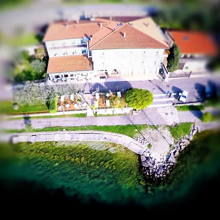 Piccolo Hotel Direkt am See-3