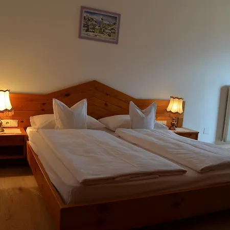 Hotel Eden Guesthouse-2