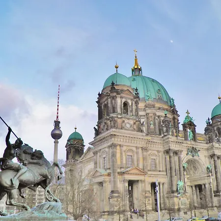 BNB near Brandenburg Gate - Rooms&Apartments-3
