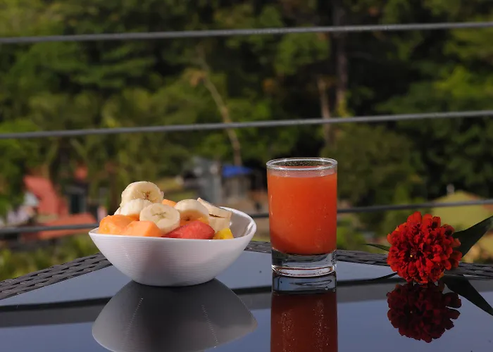 Hotel: El Faro Containers Beach Hotel