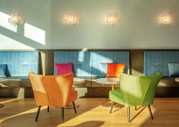 Holiday Inn - The Niu, Mood By Ihg