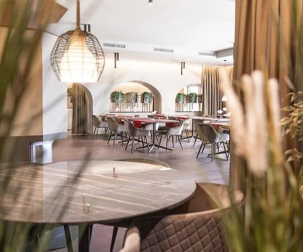 Zentrales Hotel: Sporthotel Podersdorf