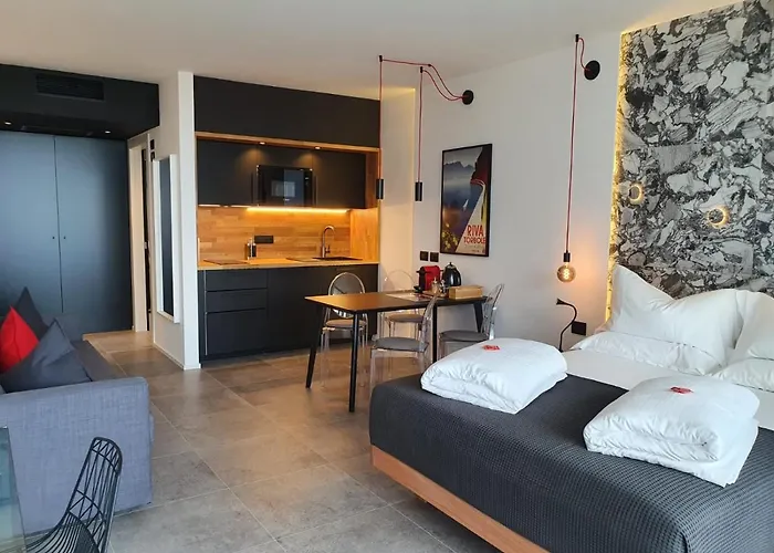 Visioni Lake View Rooms&Breakfast - Adults Friendly