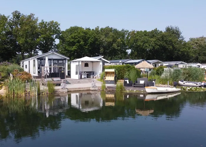 Villa mit Pool: Vakantiepark Klein Vink - Boulevard 16