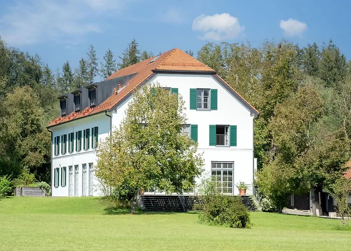 Ping Pong Hotel: Hotel Aiterbach am Chiemsee