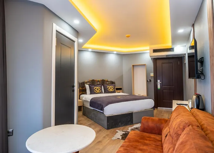 Viv City Hotel