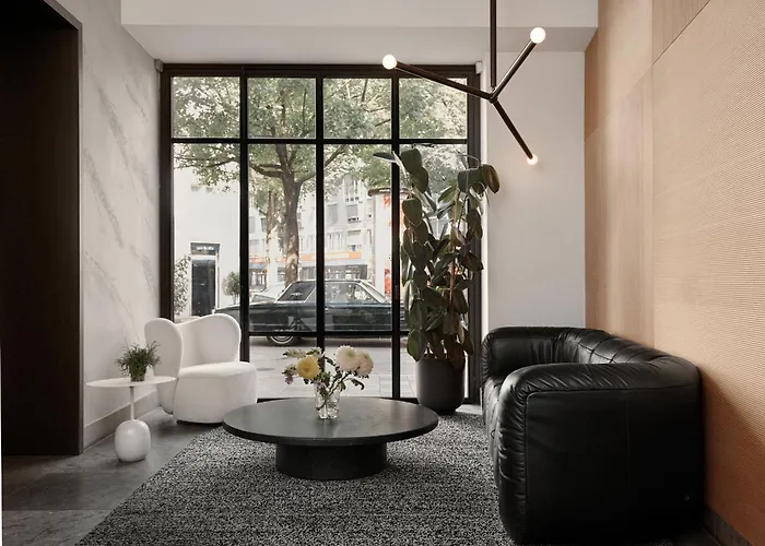 Bob W Munich Old Town