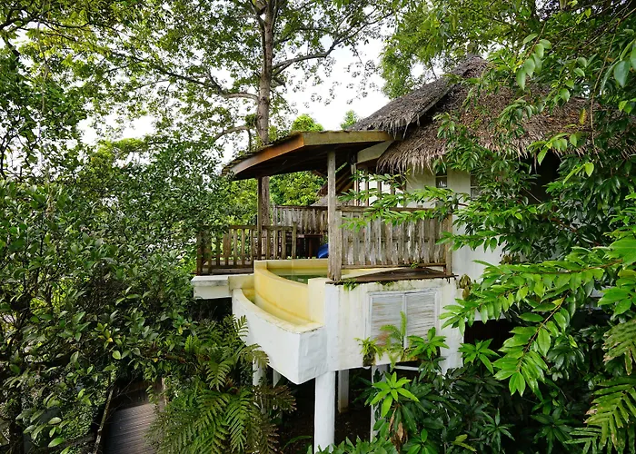 Aana & Villas
