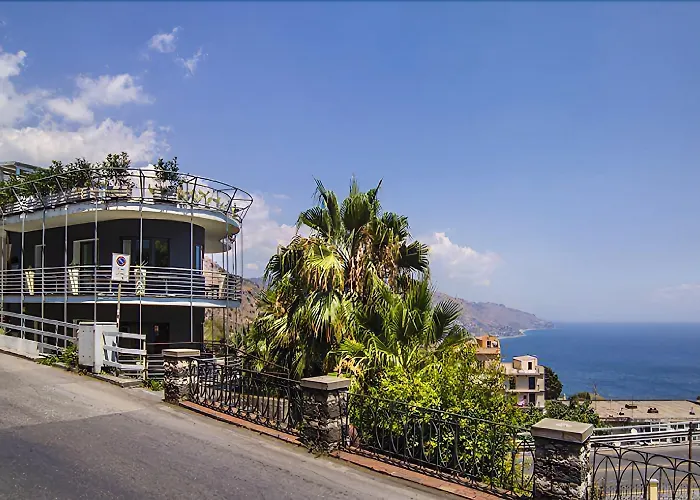  Taormina Palace