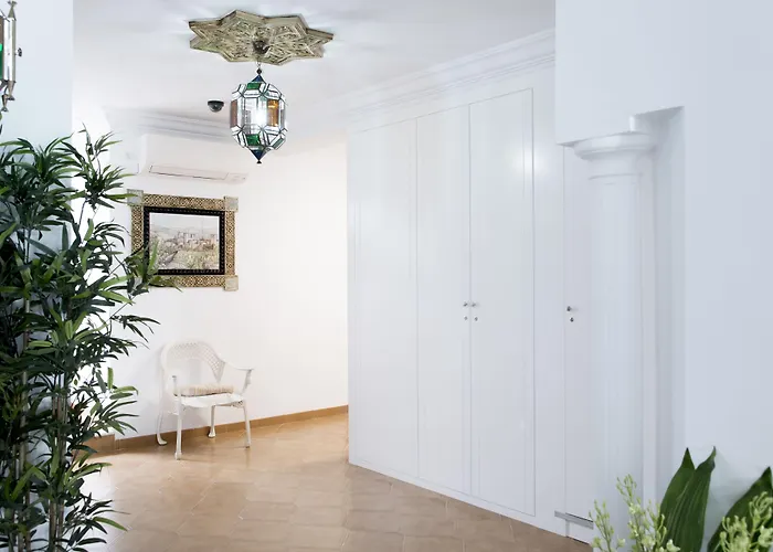 Hostal Alhambra - Adults Only
