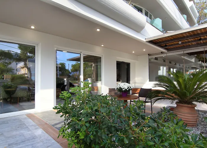 Maison 66, Riviera Hotels