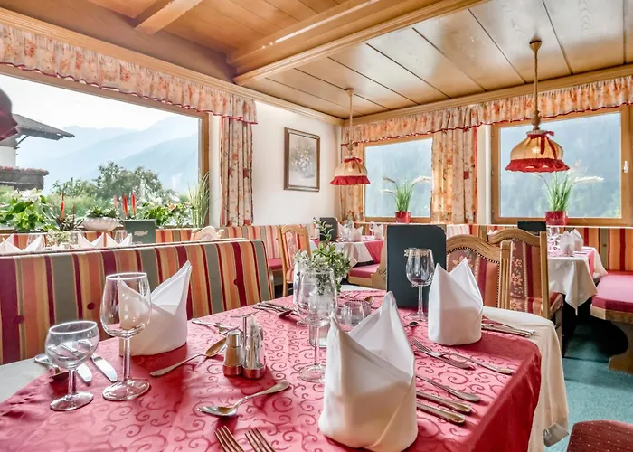 Hotel mit Aussicht: Pension Almrausch