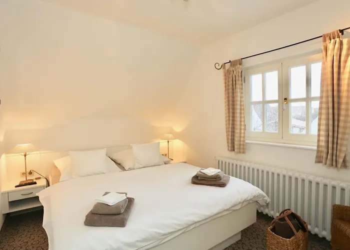 Strandhuus Modern Retreat